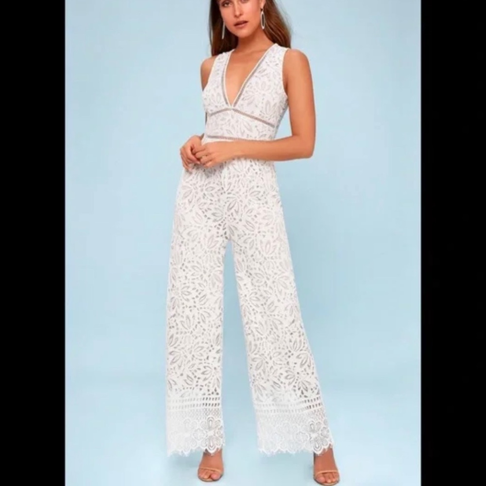 NWT Lulu’s Amora white lace jumpsuit - gorgeous fit and feminine style